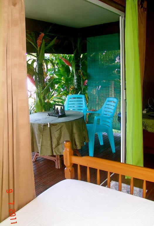 Tauhanihani Village Lodge La Vague Bleue Teahupoo Room photo